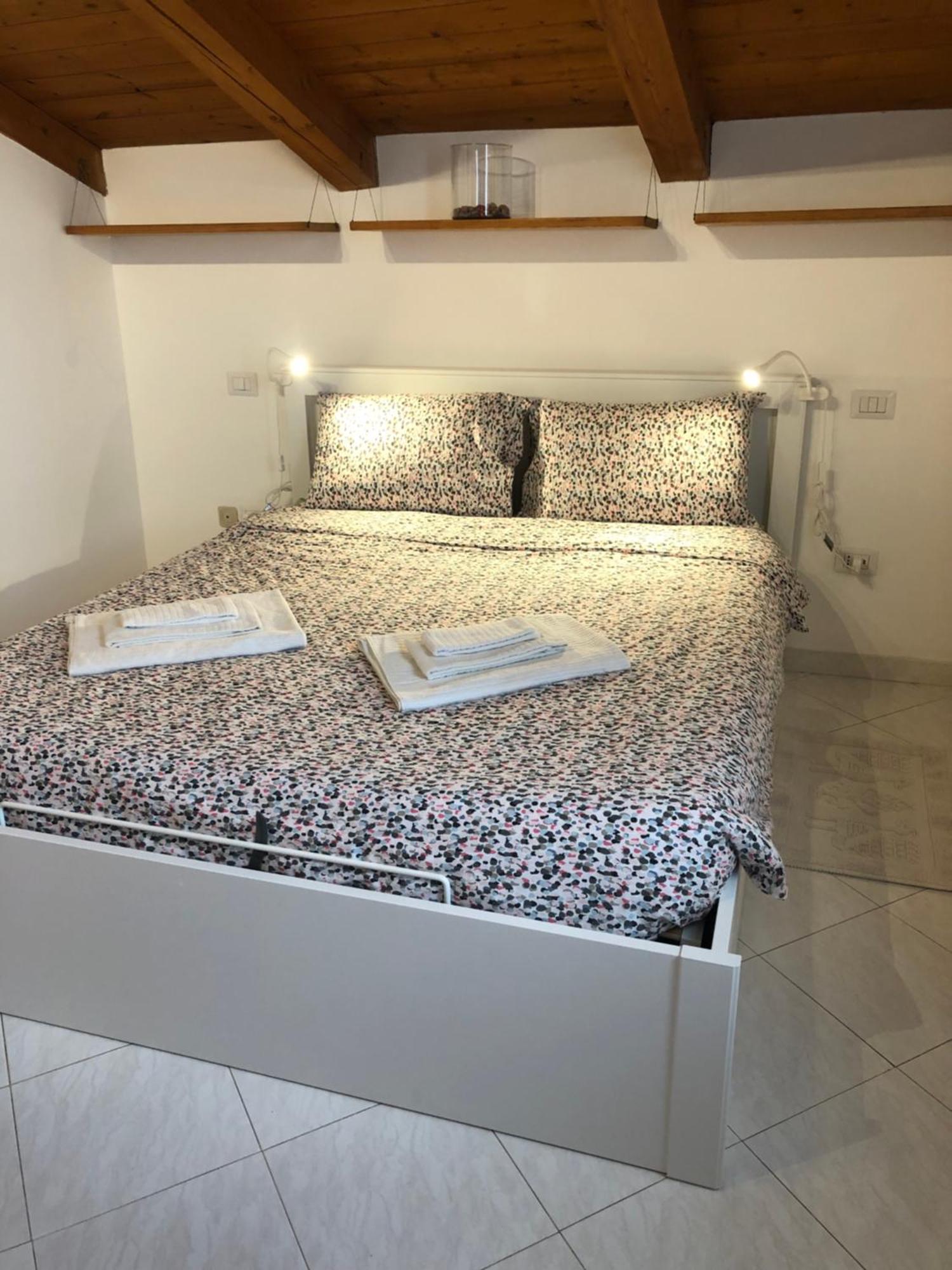 Deliziosa Mansarda Nel Quartiere Marina - Cagliari Q8577 Apartment Exterior photo